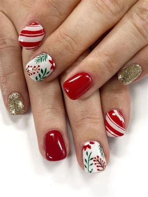 short christmas nails 2023